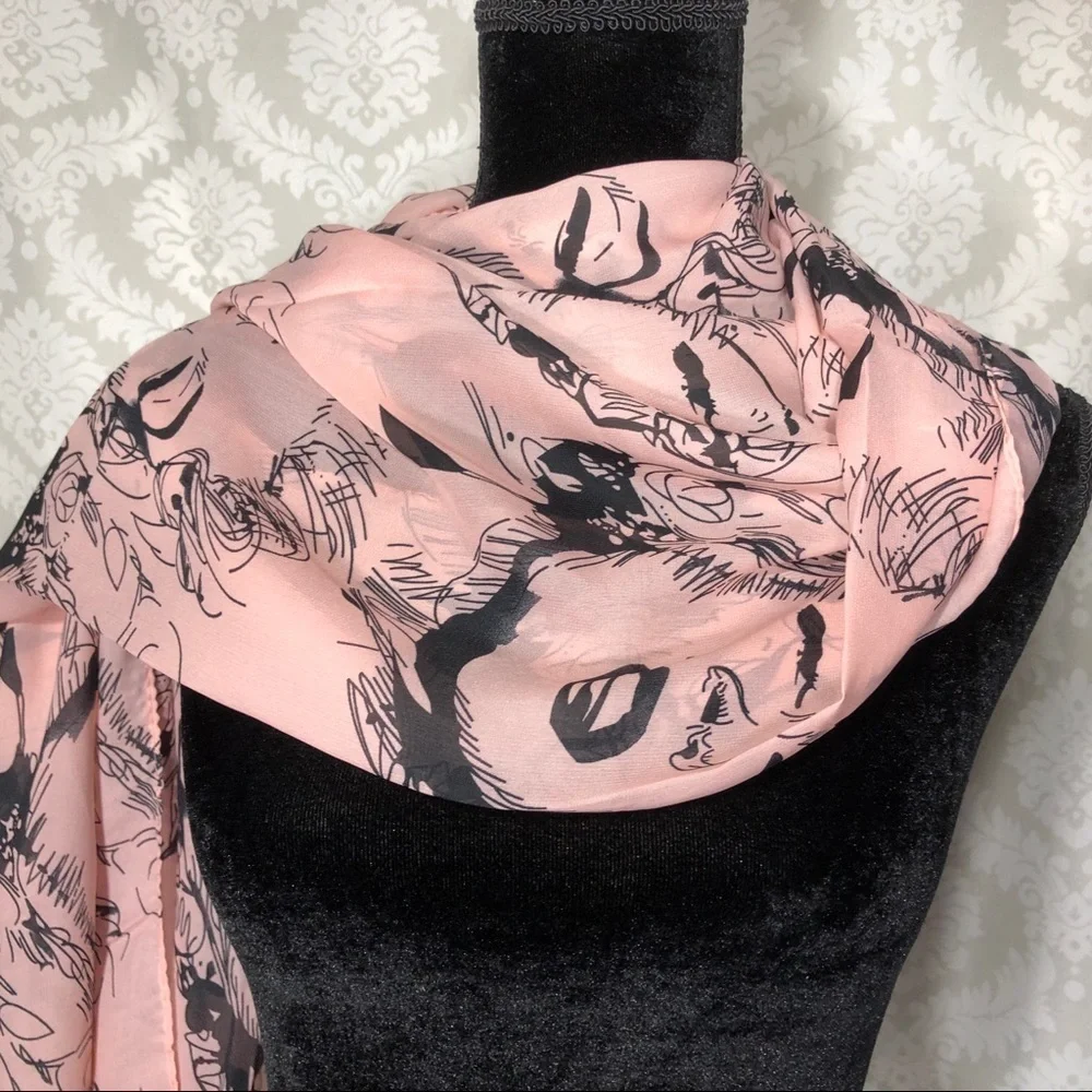 ‼️HP‼️ Marilyn Monroe Oversize scarf
